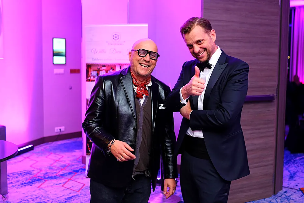 Laughter behind the scenes at the Gala